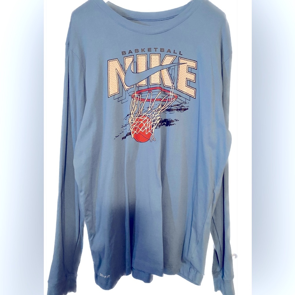 NWOT NIKE Long Sleeve Basketball Tee